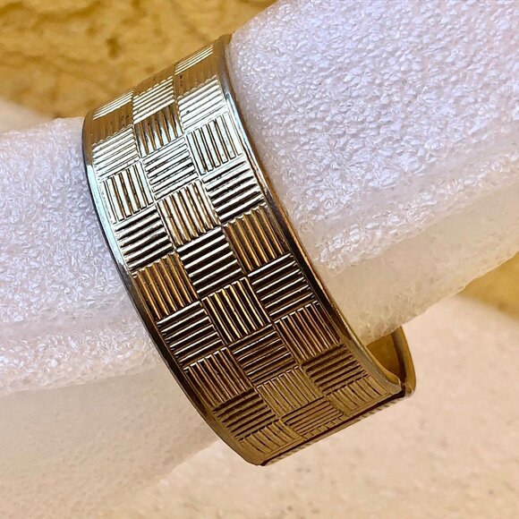 Coro Vintage Hinged Bracelet Gold Tone Basket Weave Signed FLAW - Picture 5 of 12